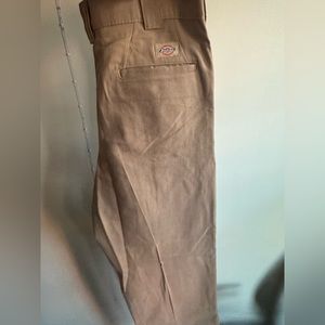 BRAND NEW: Dickies Chino Pants (34W 32L)